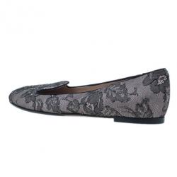 مملوكة مسبقًا Valentino Black Lace Flat Loafers Size 41