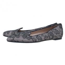 مملوكة مسبقًا Valentino Black Lace Flat Loafers Size 41