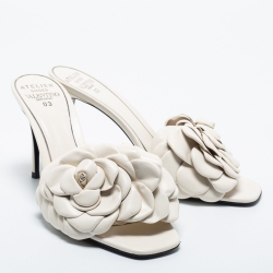 Pre Owned Valentino Off White Leather Atelier 03 Rose Edition Slide Sandals Size 39
