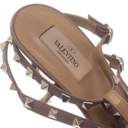 مملوكة مسبقًا Valentino Black Patent Leather Rockstud Sandals Size 42