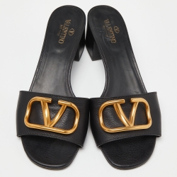 مملوكة مسبقًا Valentino Black Leather Escape VLogo Slide Sandals Size 39