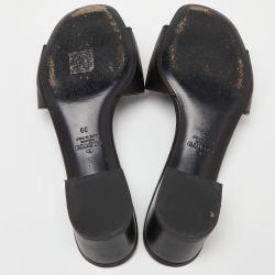مملوكة مسبقًا Valentino Black Leather Escape VLogo Slide Sandals Size 39