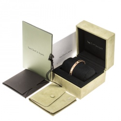 مملوكة مسبقًا سوار فان كليف & أربلز بيرلي ذهب وردي عيار 18 بالشعار M