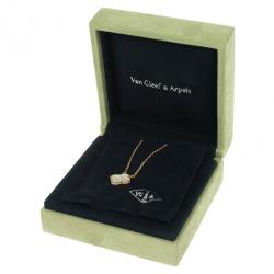 مملوكة مسبقًا Van Cleef & Arpels Vintage Alhambra Mother of Pearl Pendant Necklace