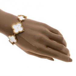 Pre Owned Van Cleef & Arpels Mother Of Pearl 18K Yellow Gold Vintage Alhambra Women's Bracelet Watch 26 mm