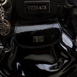 مملوكة مسبقًا Versace Black Patent Leather Chain Link Satchel