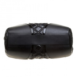 مملوكة مسبقًا Versace Black Patent Leather Chain Link Satchel