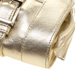 Pre Owned حقيبة كلتش فرساتشي جلد ذهبية فاتحة