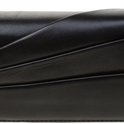 مملوكة مسبقًا Versace Black Leather Flower Embellished Chain Clutch