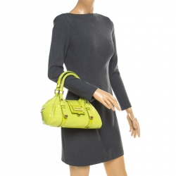 مملوكة مسبقًا حقيبة ساتشل فيرساتشي جلد بنقوش جلد تمساح خضراء