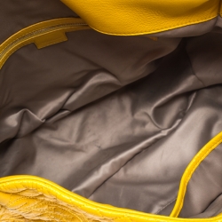 مملوكة مسبقًا Versace Yellow Barocco Leather Medusa Flap Shoulder Bag 