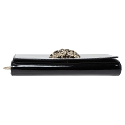 مملوكة مسبقًا Versace Black Patent Leather Medusa Chain Clutch