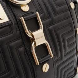 مملوكة مسبقًا Versace Black Quilted ‘Snap Out Of It’ Satchel