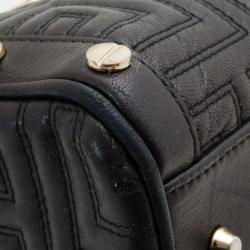 مملوكة مسبقًا Versace Black Quilted ‘Snap Out Of It’ Satchel