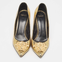 مملوكة مسبقًا Versace Gold Textured Suede Medusa Pointed Toe Pumps Size 39
