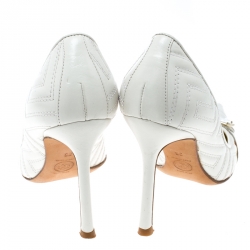 مملوكة مسبقًا Versace White Leather Pointed Toe Pumps Size 36