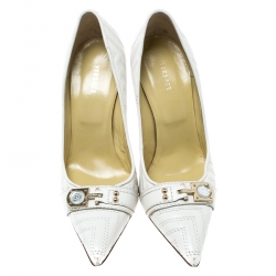 مملوكة مسبقًا Versace White Leather Pointed Toe Pumps Size 36