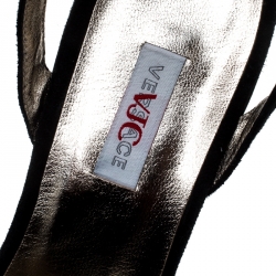 Pre Owned صندل فيرساتشي سويدي أسود وجلد مقدمة مفتوحة نعل سميك بحزام للكاحل مقاس 38