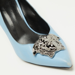 مملوكة مسبقًا Versace Blue Leather Medusa Pointed Toe Pumps Size 40
