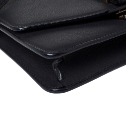 مملوكة مسبقًا Victoria Beckham Black Leather Buckle Flap Crossbody Bag