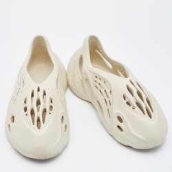 Pre Owned Yeezy x Adidas Off White Rubber Foam RNNR Ararat Sneakers Size 39