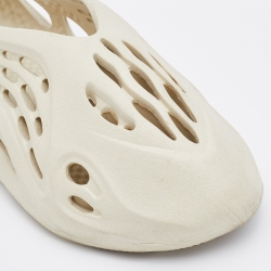 Pre Owned Yeezy x Adidas Off White Rubber Foam RNNR Ararat Sneakers Size 39