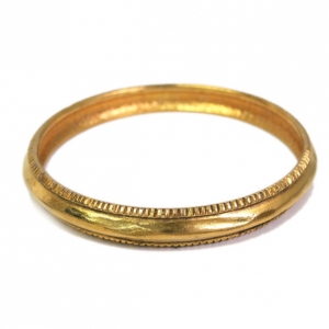 Pre Owned Chanel Golden Metal Bangle