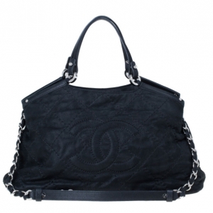 Pre Owned Chanel Black Leather Iridescent Sea Hit Tote