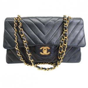 Pre Owned Chanel Black Chevron Lambskin Flap Shoulder Bag