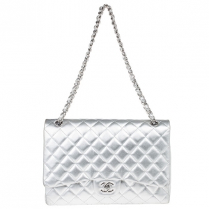 Pre Owned Chanel Metallic Silver Leather Maxi Flap Bag