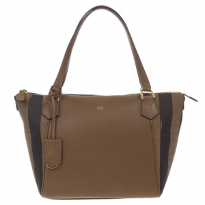 Pre Owned Fendi Leather Pequin Trapeze Bag