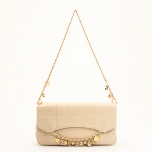 Pre Owned Chanel Ivory Chocolate Bar Quilted Shoulder Bag with Charms