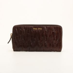 Pre Owned Miu Miu Matelasse Leather Wallet