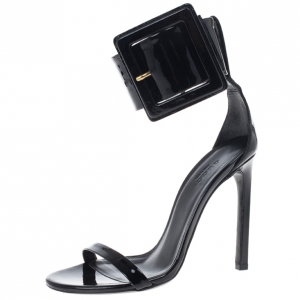 Pre Owned Gucci Black Buckled Patent Leather Sandals Size 36