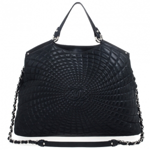 Pre Owned Chanel Black Leather Sea Hit Tote 