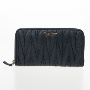 Pre Owned Miu Miu Black Matelasse Zip-Around Wallet