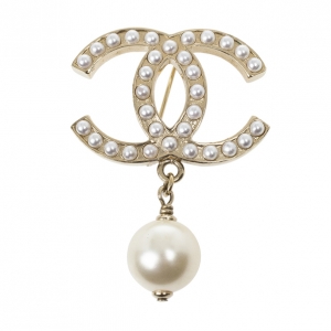 Pre Owned Chanel CC Pearl Drop Brooch