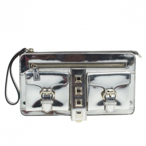 Pre Owned Gucci Silver Metallic Patent Wristlet
