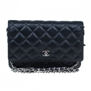 Pre Owned Chanel Black Lambskin Classic Quilted WOC