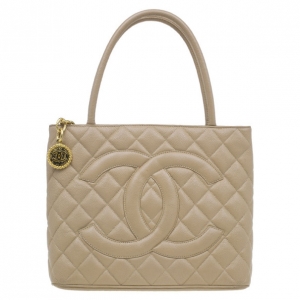 Pre Owned Chanel Beige Quilted Lambskin Medallion Tote