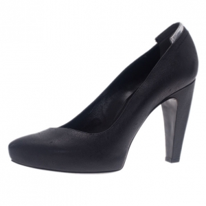 Pre Owned Balenciaga Black Leather Asymmetrical Pumps Size 38.5