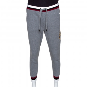 Pre Owned بنطلون رياضي دولتشي أند غابانا مزين بتطريز تاج تريكو رصاصي مقاس صغير (سمول) 