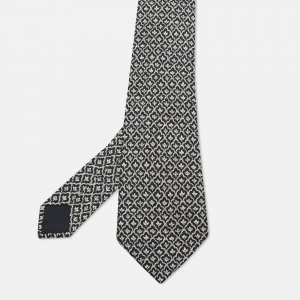 Pre Owned Hermès Navy Blue/Beige Leaf Print Silk Classic Tie 