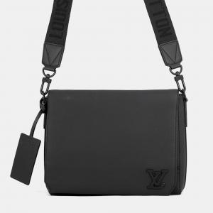 Pre Owned Louis Vuitton Takeoff Messenger Noir Grain Leather Crossbody Bag