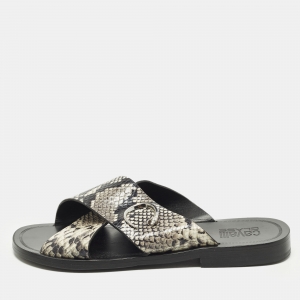 مملوكة مسبقًا صندل سلايد روبيرتو كافالي جلد منقوش بنقشة البايثون بلونين بسيوِر متشابكة مقاس 42