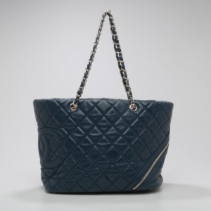 Pre Owned Chanel Cotton Club Quilted Tote