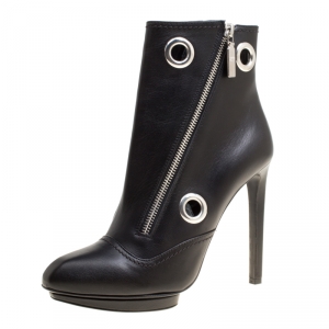 Pre Owned Alexander McQueen Black Leather Eyelet Detail Ankle Boots Size 38.5