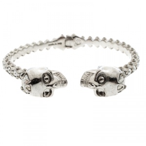Pre Owned Alexander McQueen Twin Crystal Embedded Skull Silver Tone Open Cuff Bracelet