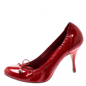 Pre Owned Alexander McQueen Red Patent Leather Bow Detail Scrunch Pumps Size 36