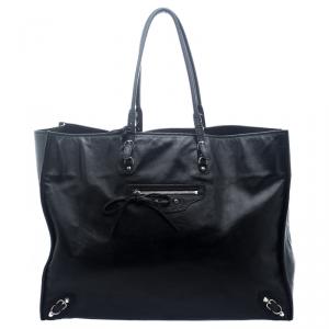 مملوكة مسبقًا حقيبة بالنسياغا بابيه A4 جلد أسود